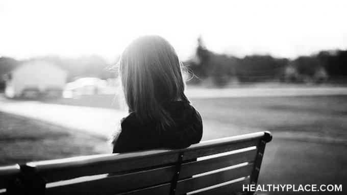 Η απομόνωση και η μοναξιά είναι συνηθισμένοι αγώνες μεταξύ εκείνων που ζουν με οποιαδήποτε ψυχική ασθένεια. Μάθετε πώς να αντιμετωπίζετε την απομόνωση και τη μοναξιά στο HealthyPlace.com.
