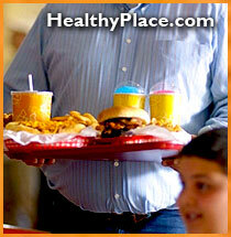 Συμπεριφορική παχυσαρκία - Γιατί οι άνθρωποι εμπλέκονται στην καταναγκαστική υπερκατανάλωση τροφής, στην υπερβολική κατανάλωση τροφής και δίαιτα, στην απώλεια βάρους και στη θεραπεία διαθέσιμη για τη θεραπεία της υπερκατανάλωσης τροφής. Μεταγραφή διάσκεψης.