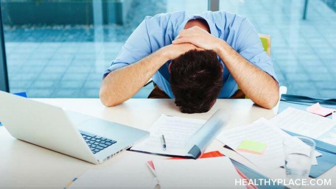 Το άγχος της εργασίας μπορεί να σας κρατήσει πίσω. Οι επιπτώσεις του άγχους που σχετίζεται με την εργασία επηρεάζουν όλους τους τομείς της ζωής. Μάθετε περισσότερα σχετικά με τους λόγους και τα αποτελέσματα του άγχους εργασίας.